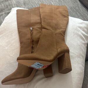 STEVE  MADDEN Tan Knee-High Boots SIZE 5.5